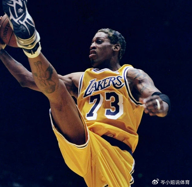 开云体育官网-罗德曼的伟大在于身高不到2米，却能七次拿到篮板王|篮球|投篮|哈基姆·奥拉朱旺|丹尼斯·罗德曼|大卫-罗宾逊_新浪新闻