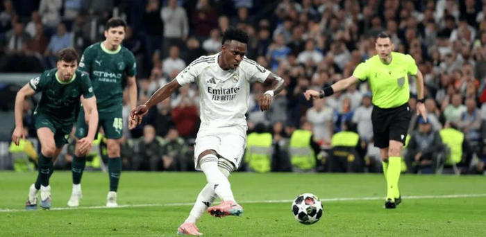 麦克马纳曼批维尼修斯点球糟糕透顶|皇马|门将|曼城|射门|利物浦_新浪体育_新浪新闻